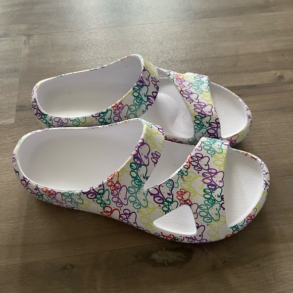 Vibrant Multicolor Women's Sandals with Paws - Picture 2 of 3